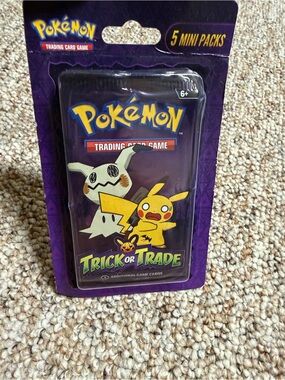 Pokemon Trick or Trade Mini Pack Blister - Purple and Yellow
